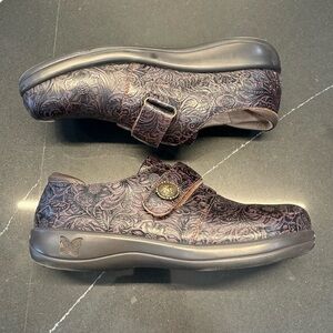 Alegria Women’s Patterned Brown Loafers Sz 42